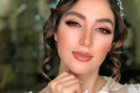 عروس سرای تخصصی مهسا و رزیتا در همدان