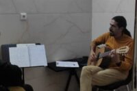 آموزشگاه و آموزش تخصصی گیتار در خمینی شهر | آموزشگاه عُشــاق 💖